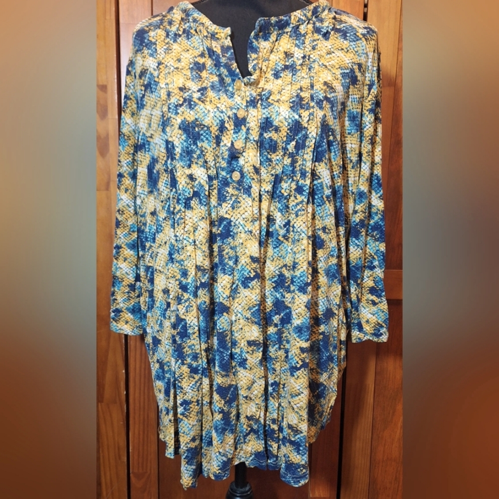 SIMPLY EMMA 3/4 sleeve blouse. Size 2X